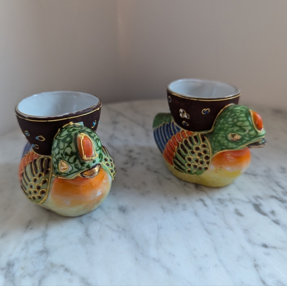 Two Vintage Japanese Moriage Kutani Chicken / Quail Egg Cups - Picture 8 of 9